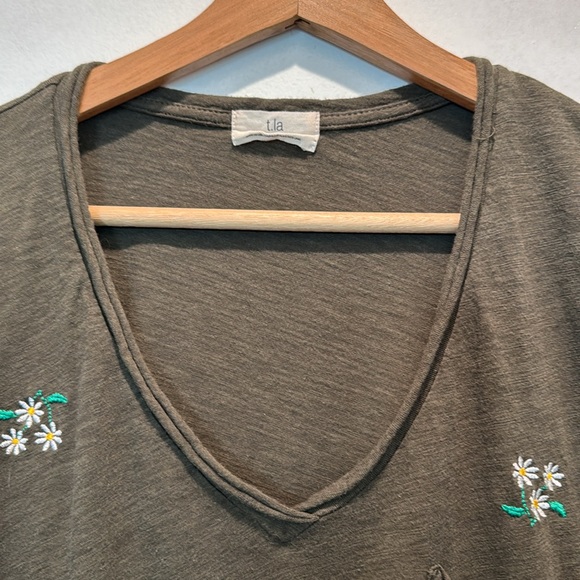 TLA V Neck Embroidered Tee - Picture 2 of 6
